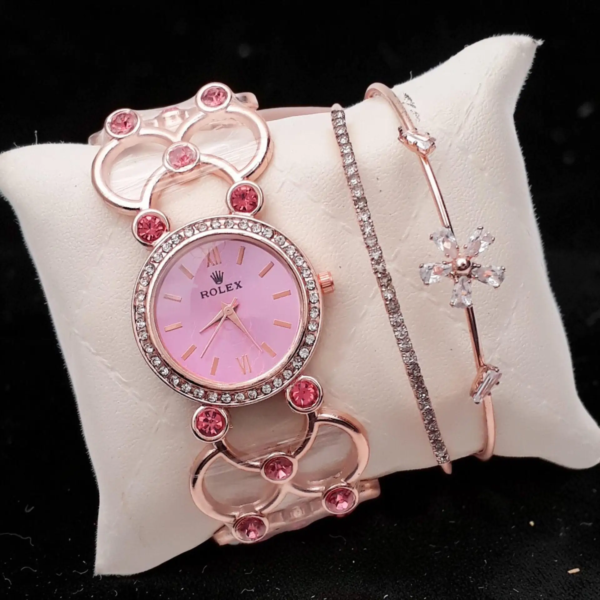 ladies combo set 💕 watch with bracelet ladies combo set 💕 watch with bracelet